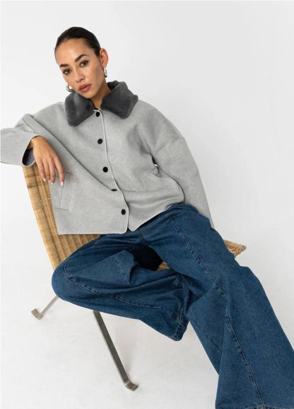 Chaqueta con cuello desmontable