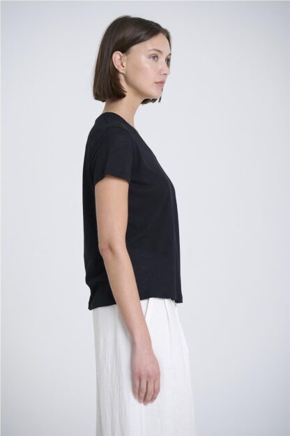 Camiseta escote en V manga corta NEGRO