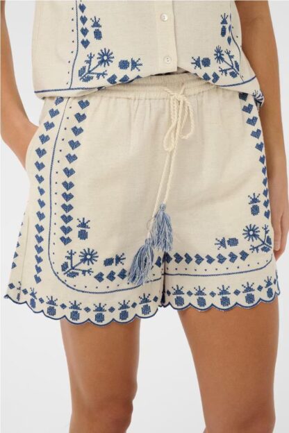 Short con bordados