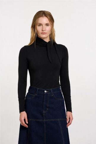 Camiseta lazada NEGRO